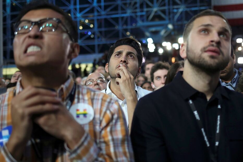 09-11-2016_03_39_13 2016-11-09T030145Z_880584656_HT1ECB908EHHH_RTRMADP_3_USA-ELECTION-CLINTON.JPG