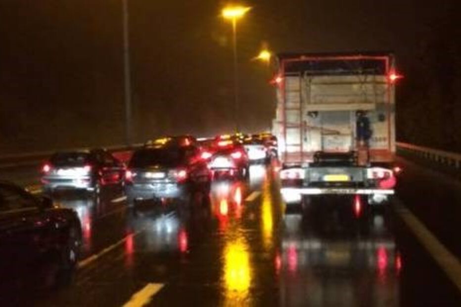 Bélgica, portugueses, feridos, mortos, acidente, colisão