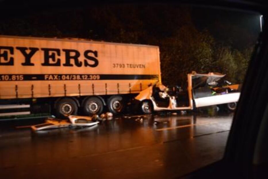 Bélgica, portugueses, feridos, mortos, acidente, colisão