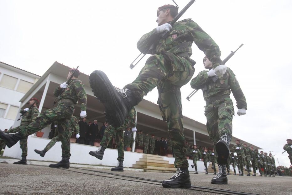 Cerimónia de imposição da boina vermelha aconteceu no quartel da Serra da Carregueira