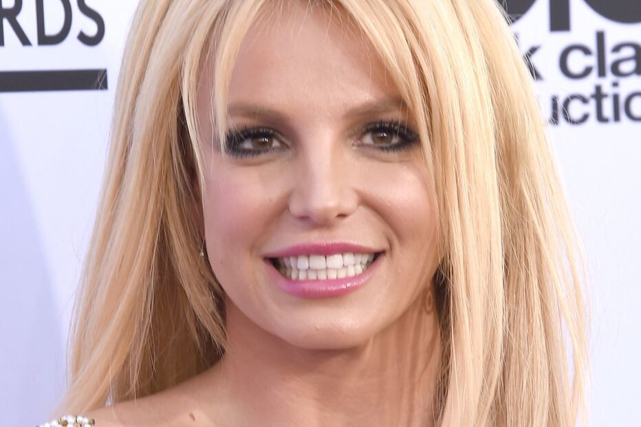 28-11-2016_15_05_15 o-BRITNEY-SPEARS-facebook.jpg