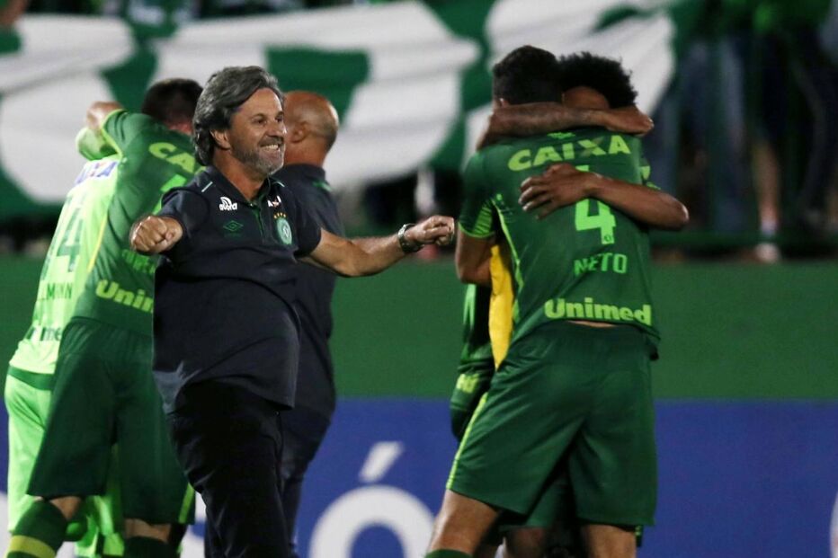 treinador do Chapecoense, Colômbia, Caio Júnior, Vitória de Guimarães, Portugal, Estrela da Amadora, Segunda Liga, Internacional, Chapecoense, Botafogo, Palmeiras, desporto, futebol