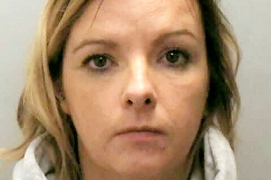 29-11-2016_15_37_23 PAY-SWNS_TEACHER_SEX_007.jpg