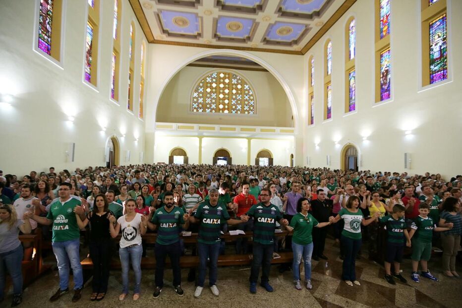 Chapecó, Brasil, Carla Vilembrini, Santo António, Santa Catarina, Argentina, Arena Condá, Cecilio Hans, Medellín, Colômbia, Chapecoense, Taça, Atletico Nacional, Lisboa, economia, negócios e finanças, transportes