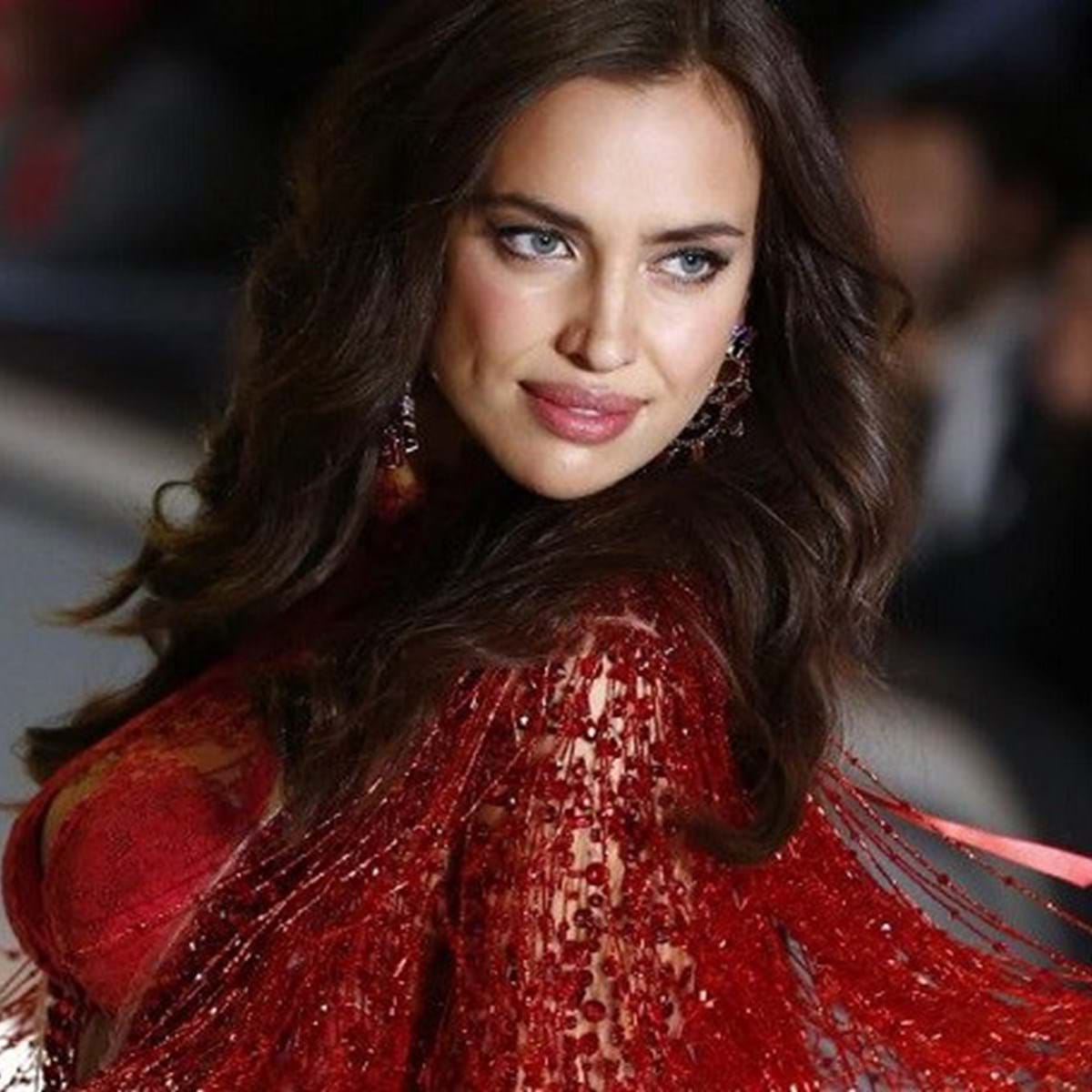 Irina Shayk revela sexo e nome de bebé - Famosos imagem