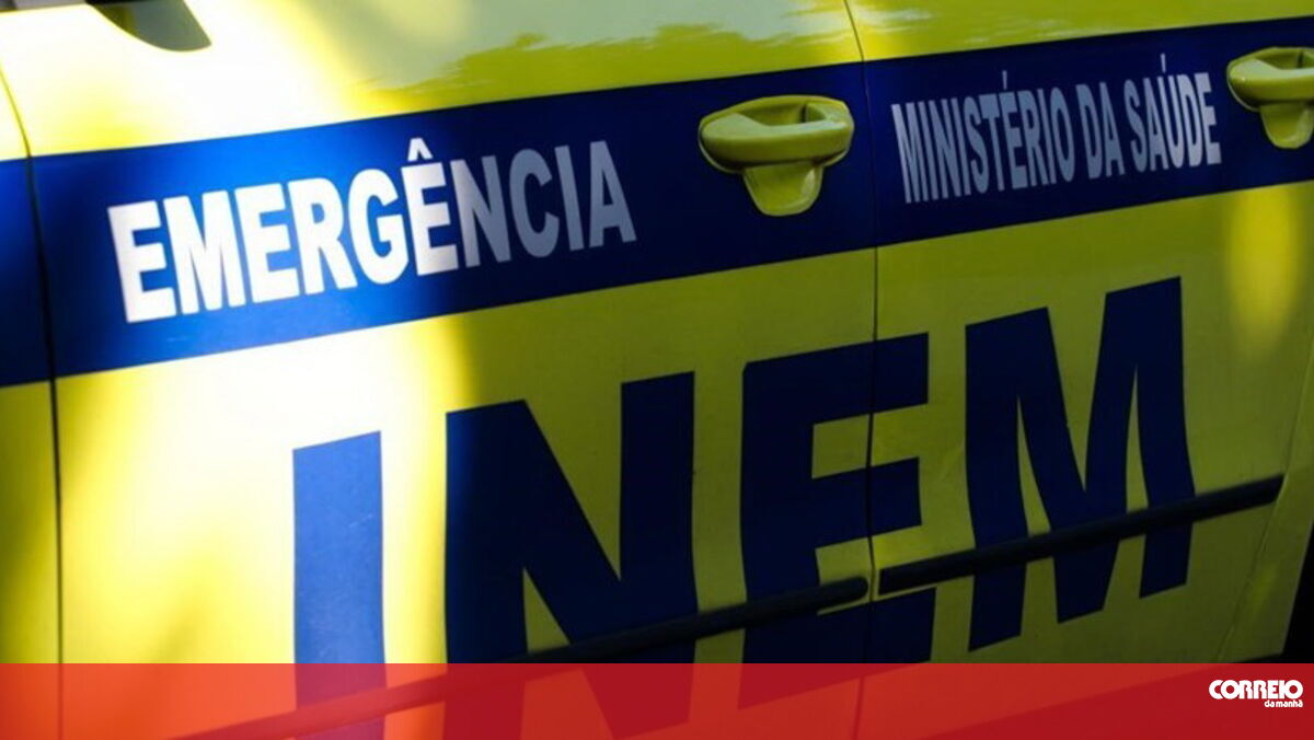 Um morto e um ferido grave em despiste na A43 em Gondomar. Trânsito está cortado - Correio da Manhã