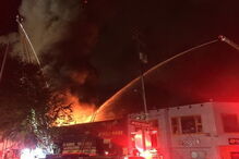 Incêndio mortal em festa num armazém dos EUA