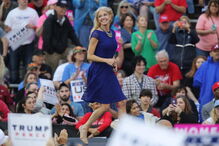 Kellyanne Conway foi a primeira mulher diretora de campanha na história dos Estados Unidos que viu o seu candidato a conquistar a Casa Branca