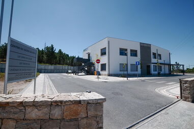 lousã, centro de saúde, fogo, fechado