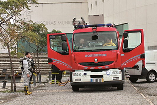 bombeiros, piscinas, sines