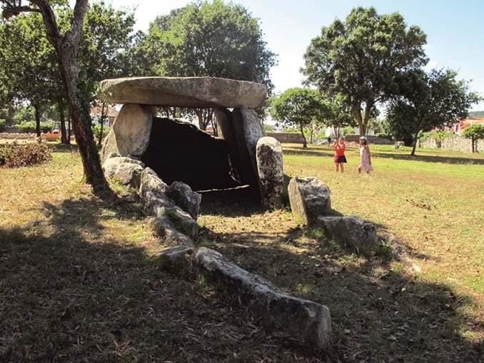 Dólmen da barrosa,  em Âncora, edificado  no período neolítico