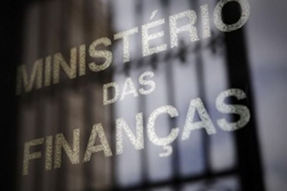 Programa Especial de Redução do Endividamento, secretário de Estado dos Assuntos Fiscais, Fernando Rocha Andrade, Ministério das Finanças, Secretaria de Estado, Rocha Andrade, Segurança Social, PSD, CDS-PP, Governo, economia, negócios e finanças, economia (geral), política, macroeconomia, orçamento do estado e impostos