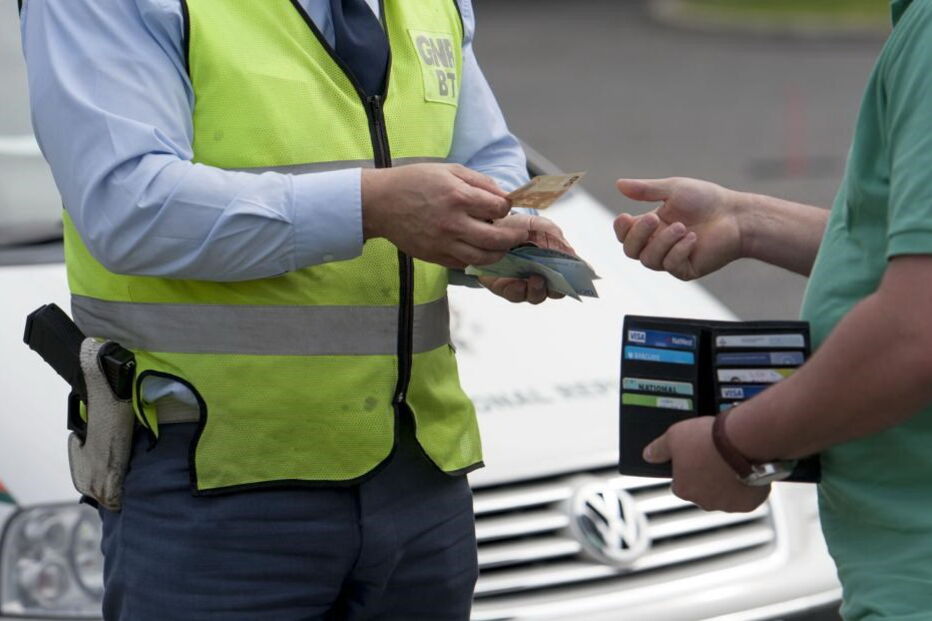 Multas de trânsito rendem 78, 3 milhões de euros em 2016