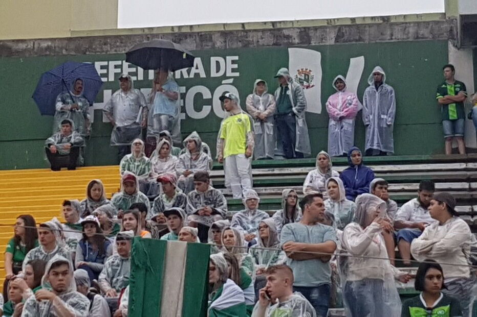 Adeptos partilham imagens nas redes sociais