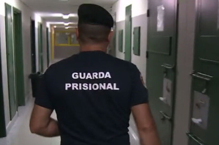 guardas, denuncia, tráfico, presos, cadeia, estabelecimento prisional, prisão