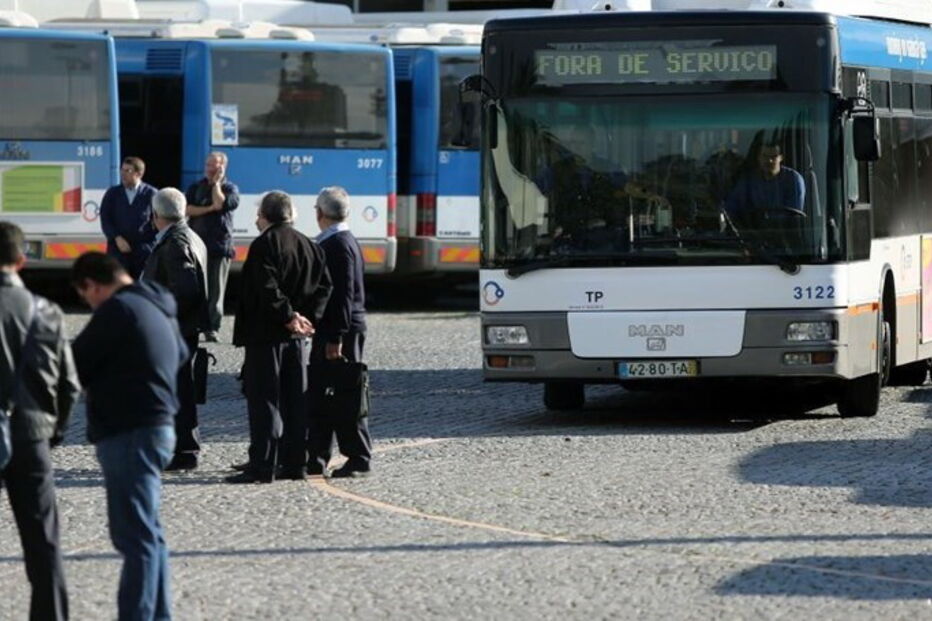 Câmara do Porto, Sociedade de Transportes Coletivos do Porto, STCP, Área Metropolitana do Porto, Porto, política, autoridades locais, economia, negócios e finanças, transportes