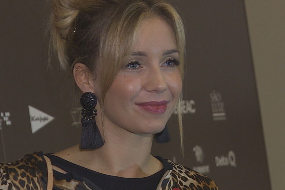 luciana abreu, mãe, ludovina, mesada, casa, carro