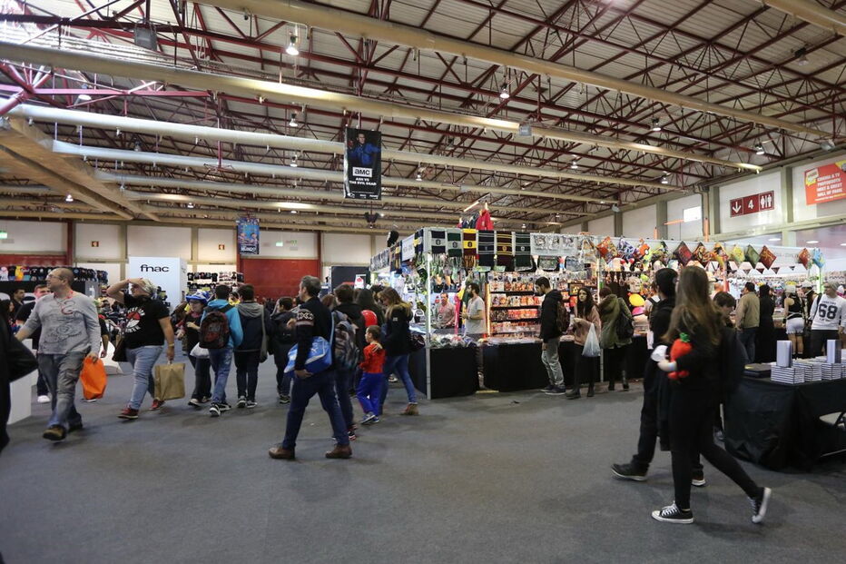 Fãs enchem Exponor no primeiro dia da Comic Con