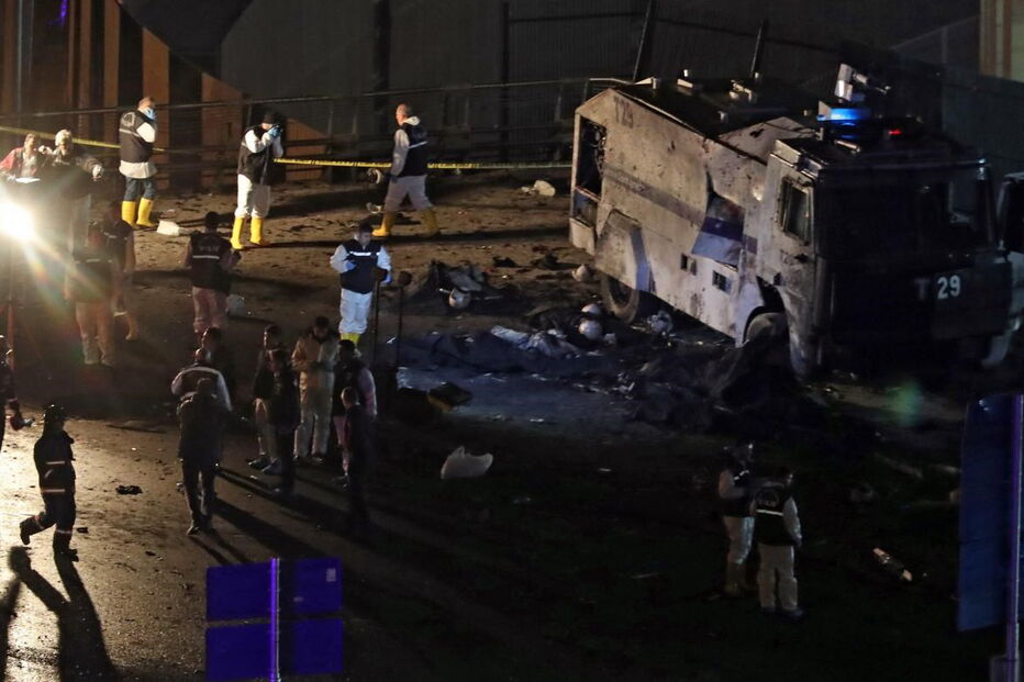 Duas explosões em Istambul fazem 13 mortos