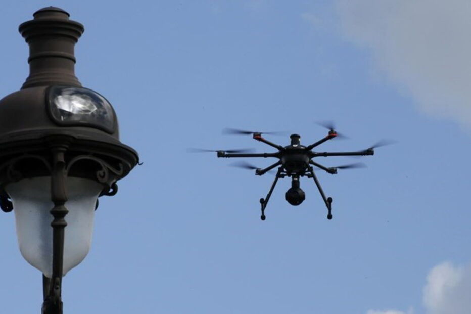 Aparelhos só podem voar fora das áreas sujeitas a restrições e dos aeroportos