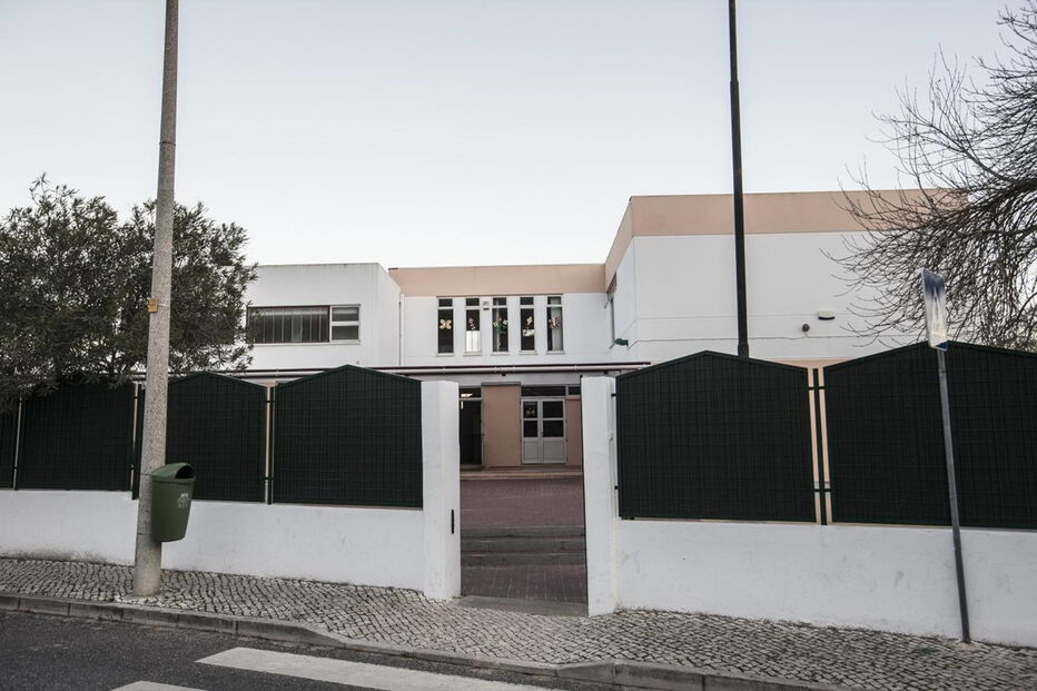 Meningite, escola, Vila Franca de Xira, Hospital da Estefânia, Fernando Paulo Ferreira, saúde, doenças