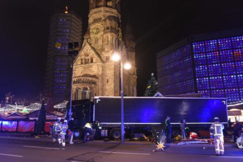 19-12-2016_20_01_17 camião alemanha.jpg