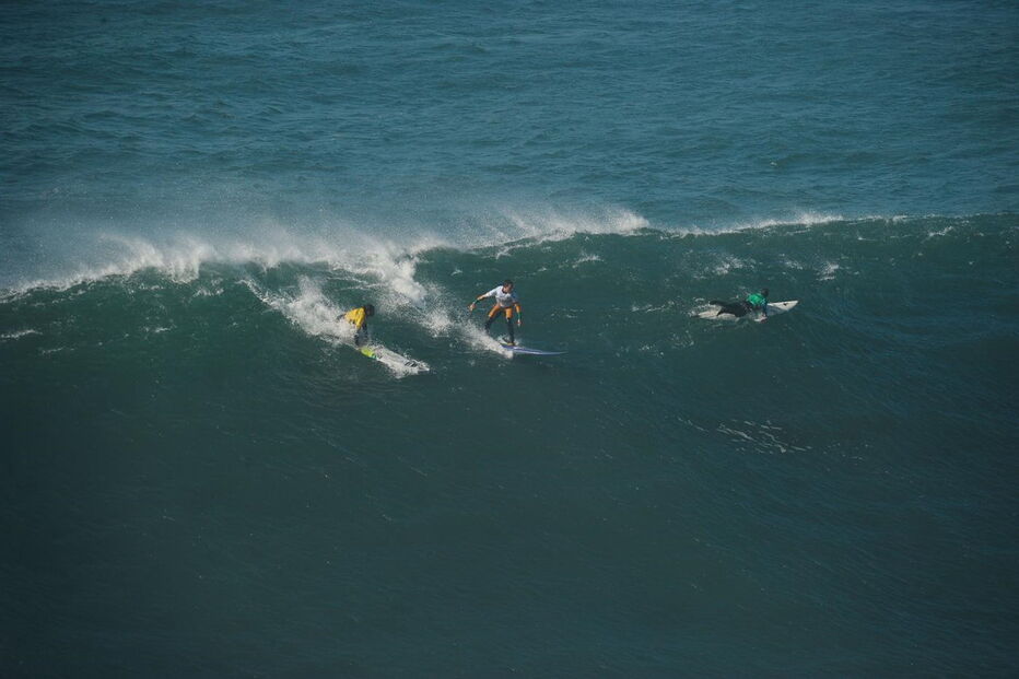Especialistas em ondas gigantes competiram nas vagas da Nazaré