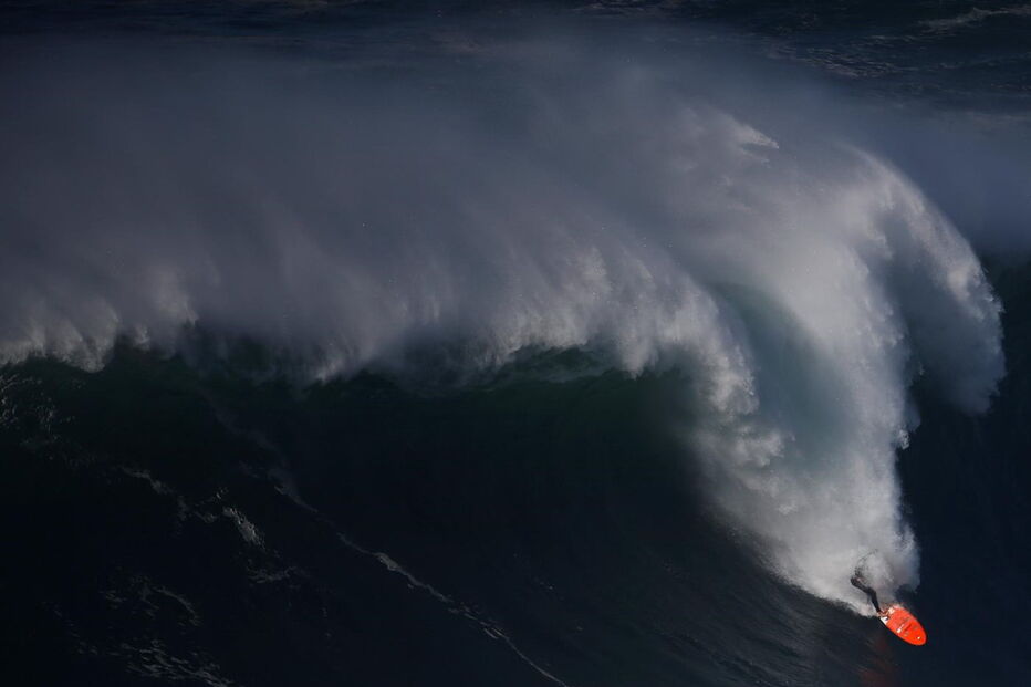 Especialistas em ondas gigantes competiram nas vagas da Nazaré