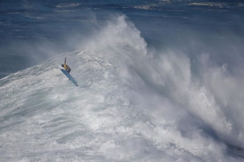 Especialistas em ondas gigantes competiram nas vagas da Nazaré
