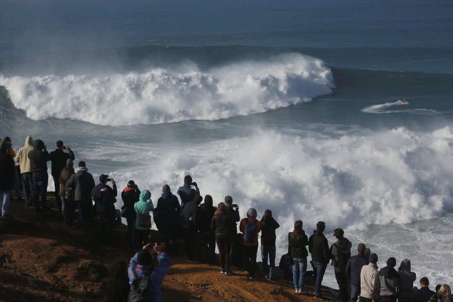 Especialistas em ondas gigantes competiram nas vagas da Nazaré