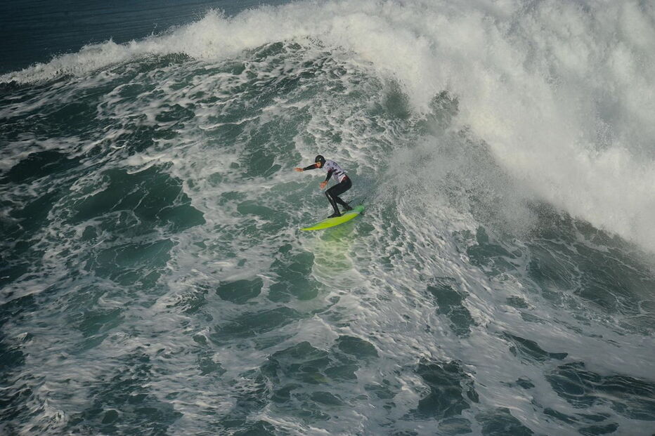  Especialistas em ondas gigantes competiram nas vagas da Nazaré