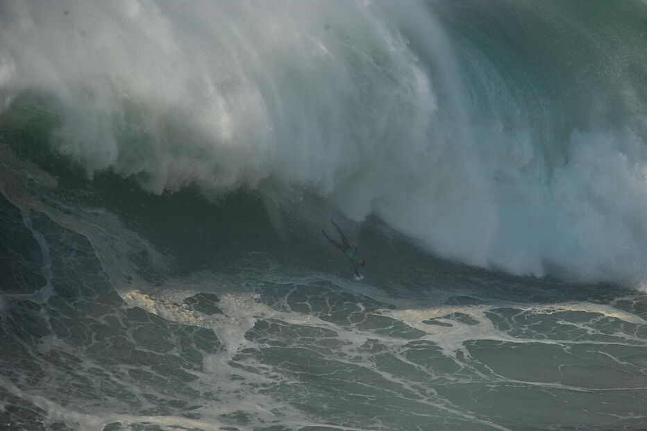  Especialistas em ondas gigantes competiram nas vagas da Nazaré