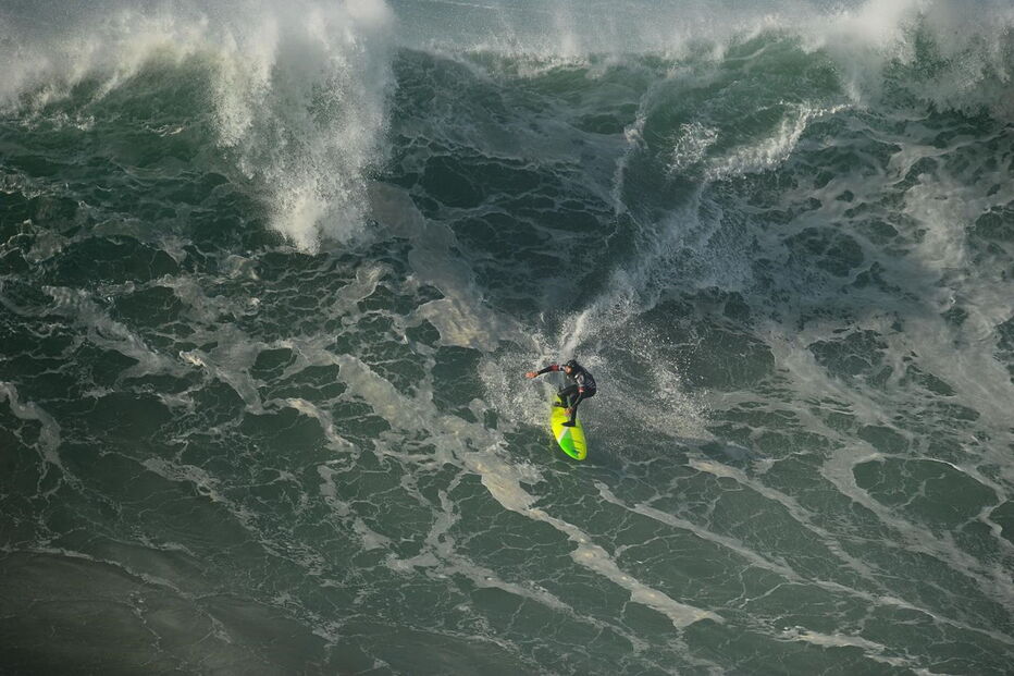  Especialistas em ondas gigantes competiram nas vagas da Nazaré
