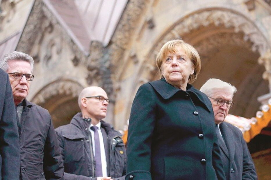 Natal, Nigel Farage, Partido da Independência do Reino Unido, Berlim, Geert Wilders, Merkel, Alemanha, Frauke Petry