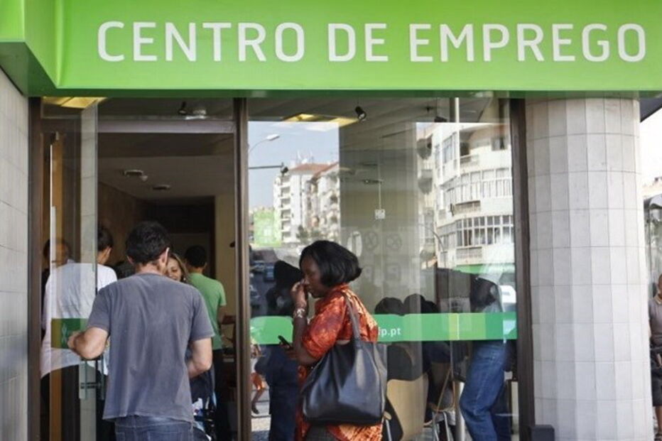 Instituto do Emprego e Formação Profissional, IEFP, Centro, Algarve, economia, negócios e finanças, trabalho, desemprego