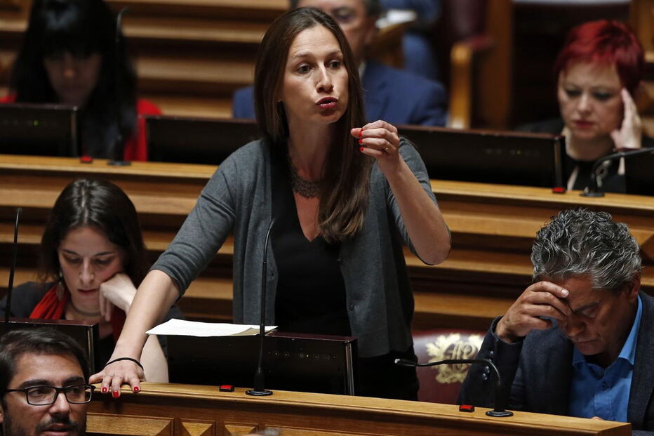 PCP, TSU, Governo, Os Verdes, Rita Rato, PS, BE, Taxa Social Única, política, partidos e movimentos, economia, negócios e finanças