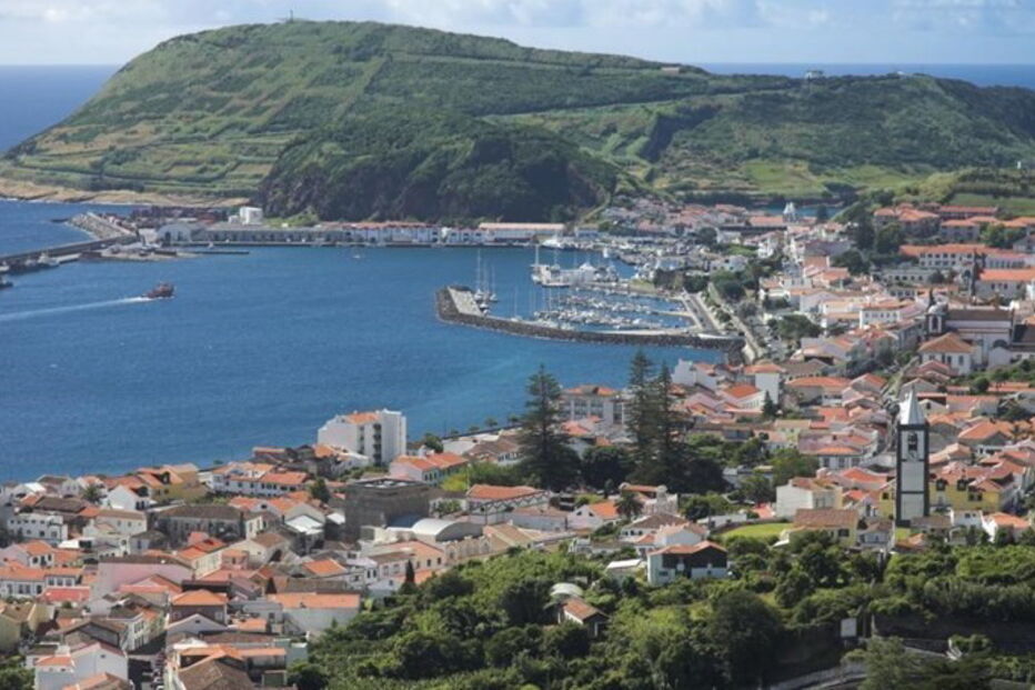 porto das Poças, Açores, capitão do porto de Santa Cruz das Flores, porto do Corvo, Santa Cruz das Flores, Aviso Amarelo, Instituto Português do Mar e da Atmosfera, IPMA, Instituto, Faial, Pico, Graciosa, São Jorge, São Miguel, Santa Maria, Serviço Regional de Proteção Civil e Bombeiros dos Açores, Avenida do Mar, São Roque, Ponta Delgada, meteorologia