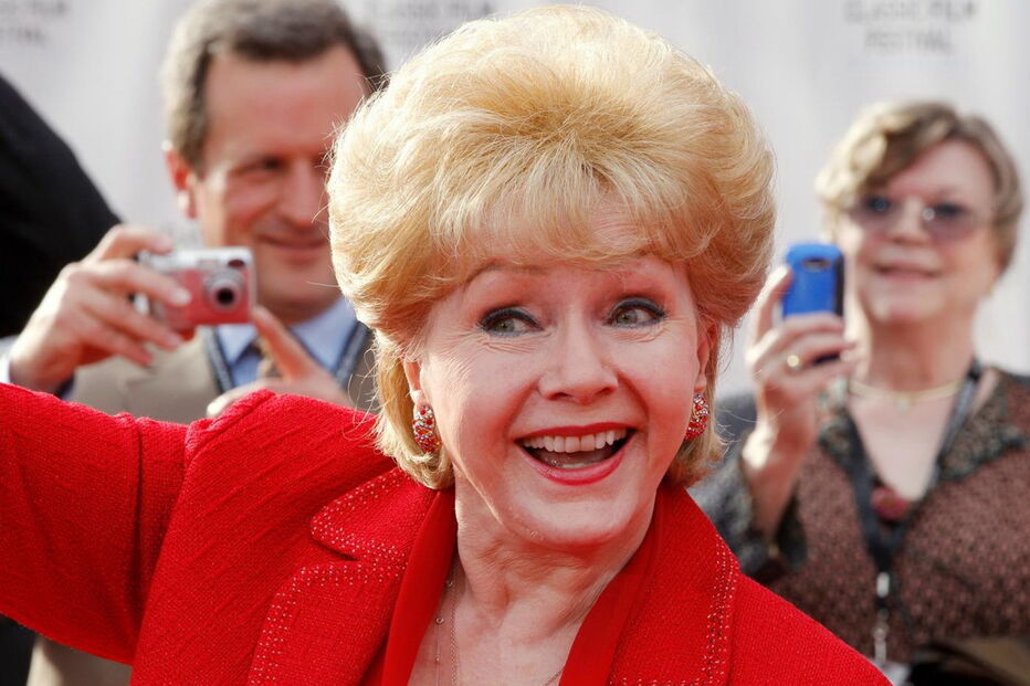 Debbie Reynolds, 84 anos, morreu vítima de um AVC um dia depois da filha, Carrie Fisher