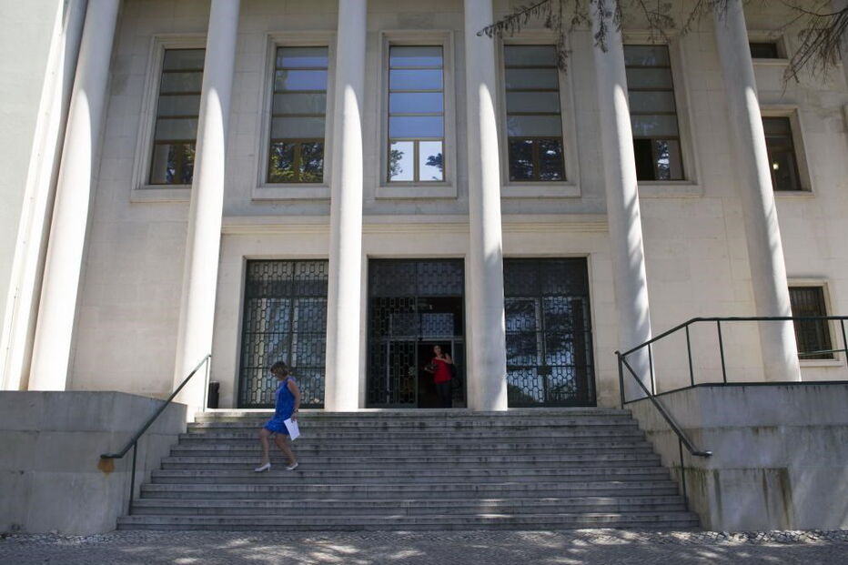 Operação Punho Cerrado, detidos, medidas de coação, Leiria, Lisboa, Coimbra, Santarém, Tribunal de Leiria, Comando da PSP de Leiria, polícia, crime, lei e justiça