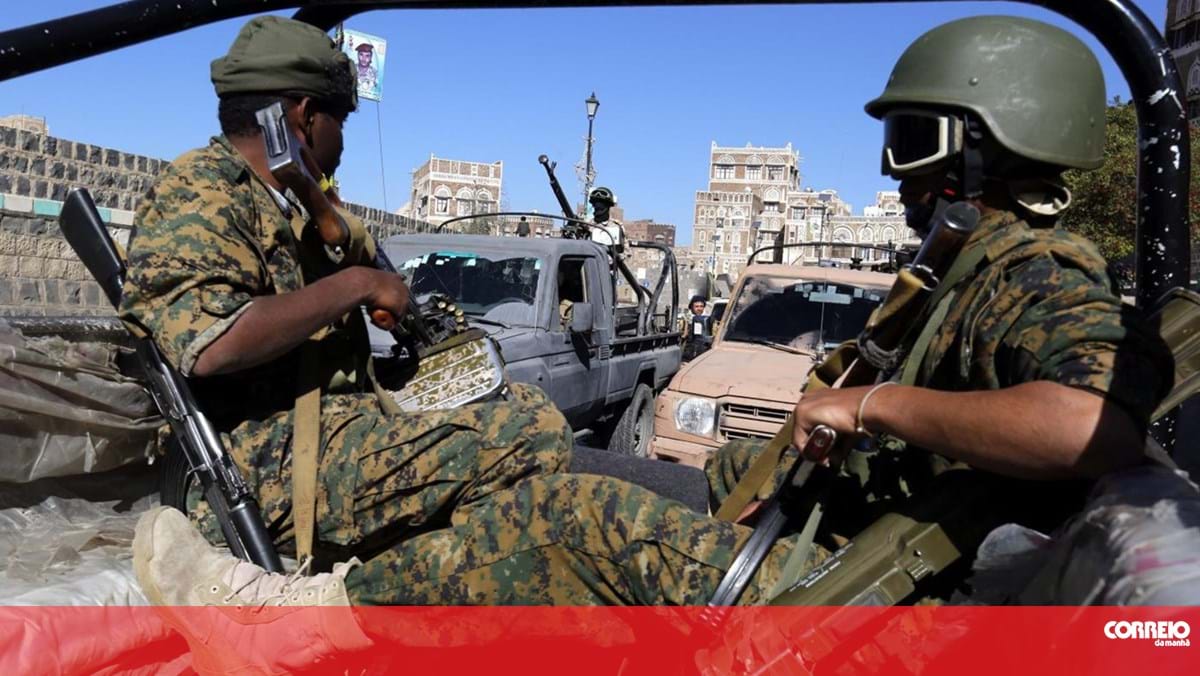 Segundo míssil disparado pelos Huthis atinge outro navio de carga no Mar Vermelho