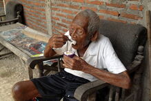 Indonésio, homem, guinness, Saparman Sodimejo, idoso