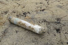 Marinha, Costa da Caparica, engenho explosivo, inativação, Centro de Coordenação de Busca e Salvamento Marítimo de Lisboa, Polícia Marítima na Costa da Caparica