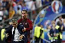 cristiano Ronaldo, fernando Santos, final, euros 2016, frança. campeões, europeus, ronaldo com santos