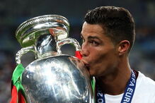 cristiano Ronaldo, real madrid, época, fifa, melhor do mundo, euro, 2016, frança. campeões, europeus, ronaldo com santos