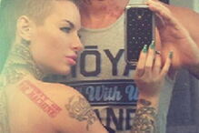 Christy Mack foi violentamente agredida pelo namorado, o lutador de MMA War Machine