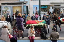 Bandeira foi substituída esta terça-feira