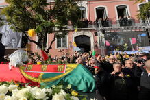 Bandeira foi substituída esta terça-feira