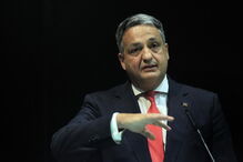 Paulo Macedo foi ministro da Saúde e foi acusado por Paulo Campos de pressões