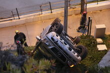 Casal de idosos fica ferido após despiste e queda em arriba