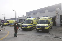 Várias ambulâncias esperavam feridos para os transportar para o hospital. Alguns feridos seguiram de autocarro após serem assistidos no terminal